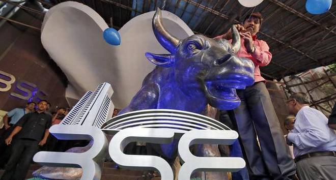 Sensex hits new peak Sensex hits new peak