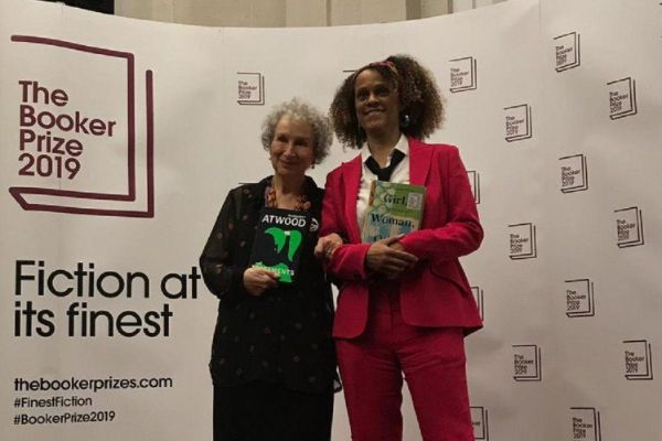 Margaret Atwood और Bernardine Evaristo को संयुक्त रुप से मिला Booker Prize 2019