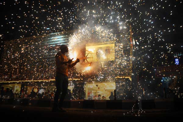 Arvind Kejriwal is organising a mega first of its kind Diwali laser show Arvind Kejriwal is organising a mega first of its kind Diwali laser show