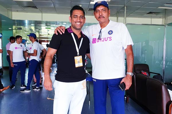 true Indian legend in his den, Shastri tweets true Indian legend in his den, Shastri tweets