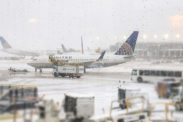 O'Hara and Midway airports due to heavy snowfall in Chicago, US O'Hara and Midway airports due to heavy snowfall in Chicago, US