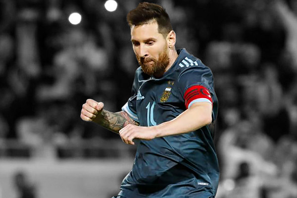 Messi scores late penalty, Argentina & Uruguay settle for draw Messi scores late penalty, Argentina & Uruguay settle for draw