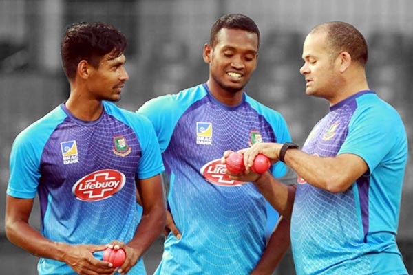Bangladesh pacers dipped the ball in water to adapt to the dew conditions Bangladesh pacers dipped the ball in water to adapt to the dew conditions