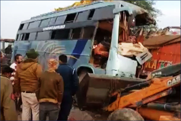 Road accident in Rewa, Madhya Pradesh 9 killed, 23 injured Road accident in Rewa, Madhya Pradesh 9 killed, 23 injured