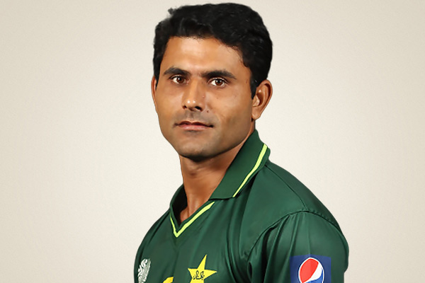 Razzaq trolled by calling Bumrah a 'baby bowler', said something about Virat Razzaq trolled by calling Bumrah a 'baby bowler', said something about Virat