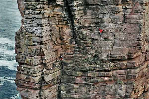 The man climbed the 450 feet high hill with the help of voice only The man climbed the 450 feet high hill with the help of voice only