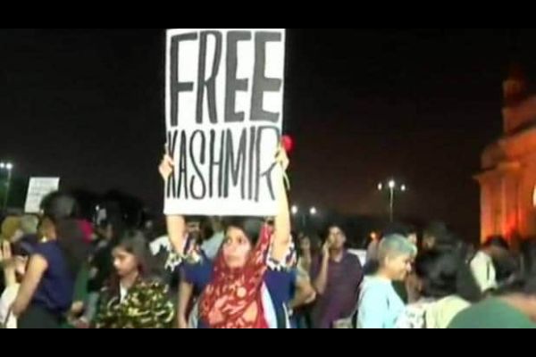 FREE KASHMIR poster created ruckus in Mumbai performance FREE KASHMIR poster created ruckus in Mumbai performance