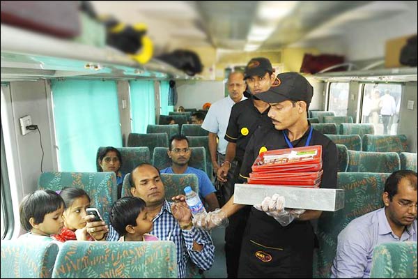 IRCTC fines contractor Rs1 lakh for selling stale food onJanshatabdi Express IRCTC fines contractor Rs1 lakh for selling stale food onJanshatabdi Express
