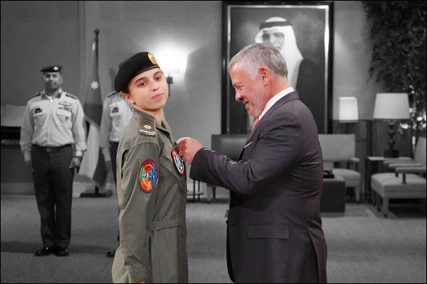 Jordanian princess becomes her country's first female pilot Jordanian princess becomes her country's first female pilot