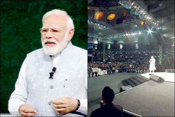 Modi said to students Technology is a friend do not be a slave to it Modi said to students Technology is a friend do not be a slave to it