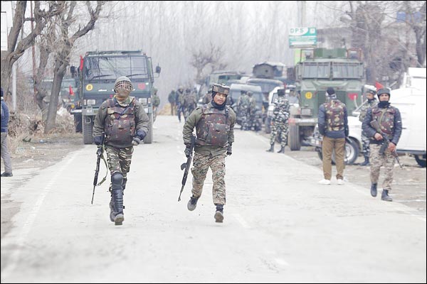 2 militants killed and 2 soldiers injured in Awantipora encounter 2 militants killed and 2 soldiers injured in Awantipora encounter
