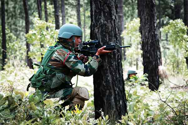 Encounter of army and militants continues in Tra lin Pulwama Encounter of army and militants continues in Tra lin Pulwama