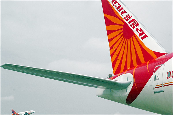 Government to sell 100% stake in Air India New owner must absorb $3.26 billion debt Government to sell 100% stake in Air India New owner must absorb $3.26 billion debt