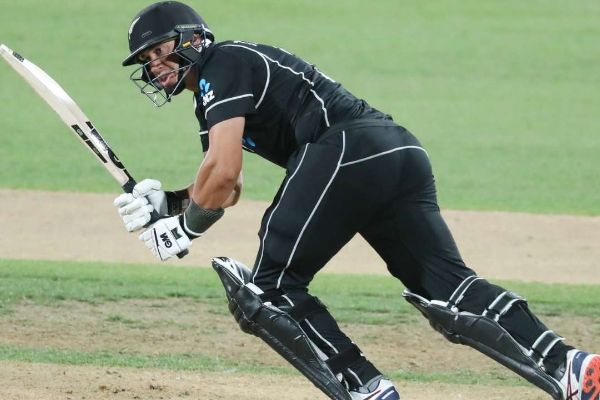 New Zealand beat India by 4 wickets 1-0 lead New Zealand beat India by 4 wickets 1-0 lead