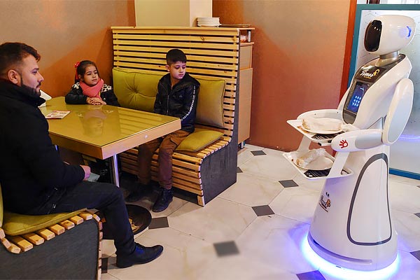Robot waitress serves up smiles in war-torn Afghanistan Robot waitress serves up smiles in war-torn Afghanistan