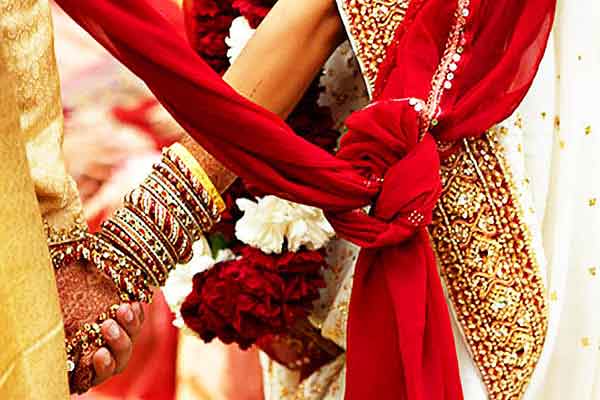 Duty first love later Uluberia SDO ties knot with Patna DSP in the office itself Duty first love later Uluberia SDO ties knot with Patna DSP in the office itself