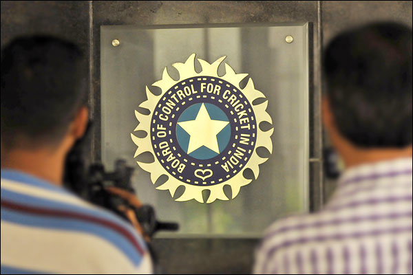BCCI shortlisted 4 former players for the post of selector BCCI shortlisted 4 former players for the post of selector