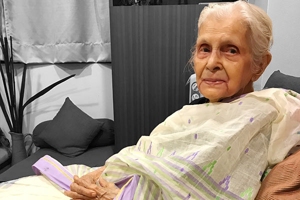 90-year-old woman's online business, hands-on recognition 90-year-old woman's online business, hands-on recognition