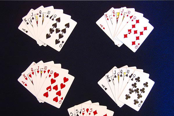 For The First Time in Saudi Arabia Women Are Allowed To Participate In Playing Cards Competitions For The First Time in Saudi Arabia Women Are Allowed To Participate In Playing Cards Competitions