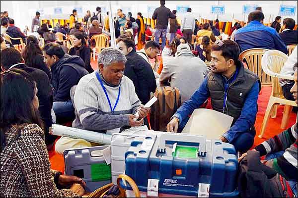 Mismatch in votes in 68 seats and EC calls it miniscule Mismatch in votes in 68 seats and EC calls it miniscule
