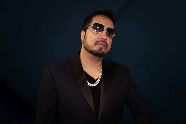 Bollywood singer Mika Singh manager commits suicide in Mumbai Andheri Bollywood singer Mika Singh manager commits suicide in Mumbai Andheri