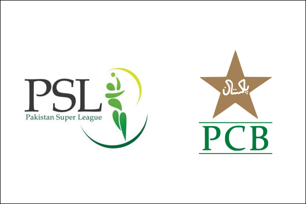 Wasim caught on using mobile in dugout, PCB defends Wasim caught on using mobile in dugout, PCB defends
