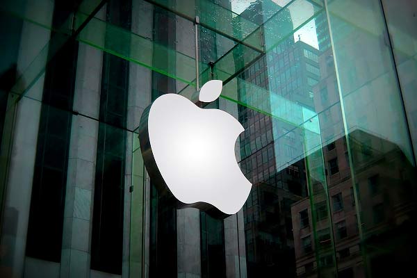 Apple Takes Heat Over Vulnerable iOS Cut and Paste Data Apple Takes Heat Over Vulnerable iOS Cut and Paste Data