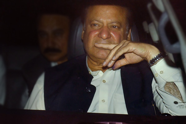 Imran government announces fugitive to former prime minister accused of breaking bail conditions Imran government announces fugitive to former prime minister accused of breaking bail conditions