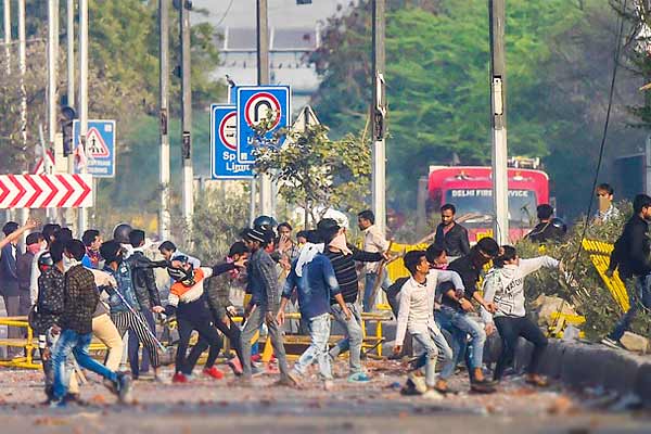 Delhi Violence death toll rises to 27 and police arrested 106 till now Delhi Violence death toll rises to 27 and police arrested 106 till now