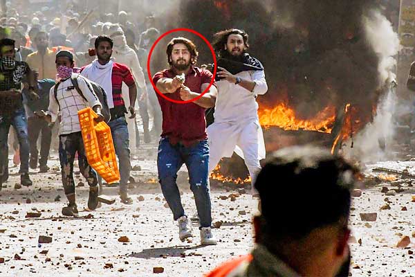 Sonia Gandhi Deputes Team To Visit Violence-Hit Delhi Areas to Submit Report Sonia Gandhi Deputes Team To Visit Violence-Hit Delhi Areas to Submit Report