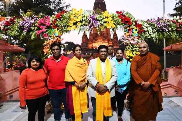 Mauritius president Pritivirajsing Roopun stopped at Varanasi airport over excess luggage Mauritius president Pritivirajsing Roopun stopped at Varanasi airport over excess luggage