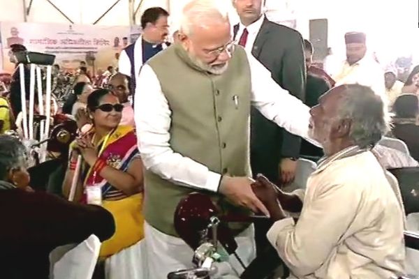 PM Modi in Divyang Mahakumbh of Prayagraj equipment distributed to 26791 Divyangs PM Modi in Divyang Mahakumbh of Prayagraj equipment distributed to 26791 Divyangs