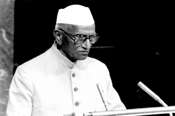 PM Modi tweeted tribute to former PM Desai birth anniversary PM Modi tweeted tribute to former PM Desai birth anniversary