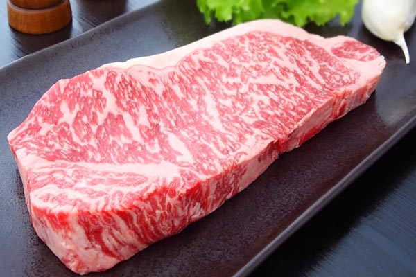 Due to coronavirus the District Magistrate in Lucknow prohibited the sale of meat in the open Due to coronavirus the District Magistrate in Lucknow prohibited the sale of meat in the open