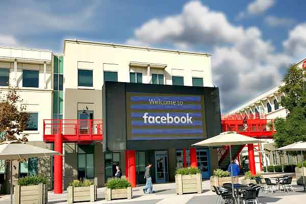 Coronavirus Facebook office closed 3000 workers sent home 49 dead in a day in Italy Coronavirus Facebook office closed 3000 workers sent home 49 dead in a day in Italy