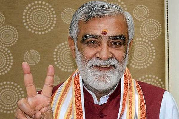 MoS Health Ashwini Kumar Choubey says sunlight kills virus MoS Health Ashwini Kumar Choubey says sunlight kills virus