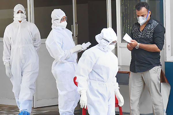 Italian doctor dies treating coronavirus patients due to the shortage of gloves Italian doctor dies treating coronavirus patients due to the shortage of gloves