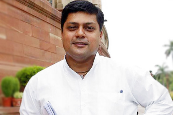 Vasundhara Raje and Dushyant Singh tests Covid-19 negative after they came in contact with Kanika Vasundhara Raje and Dushyant Singh tests Covid-19 negative after they came in contact with Kanika