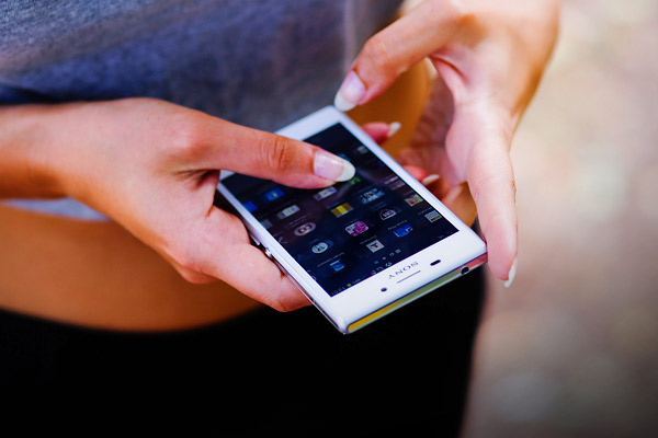 US man who died of Covid-19 receives last rites over smartphone US man who died of Covid-19 receives last rites over smartphone