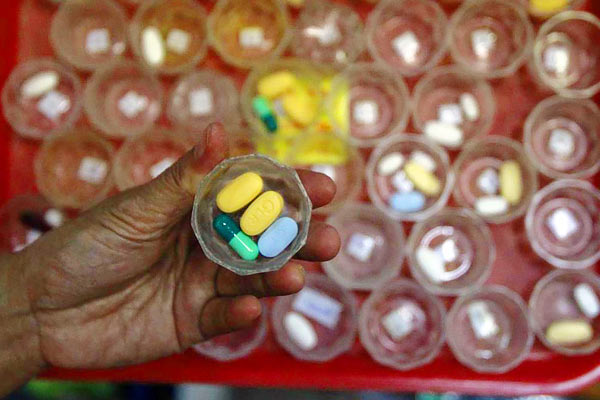 British national who was given HIV antiretroviral drugs to treat Covid-19 now tests negative British national who was given HIV antiretroviral drugs to treat Covid-19 now tests negative