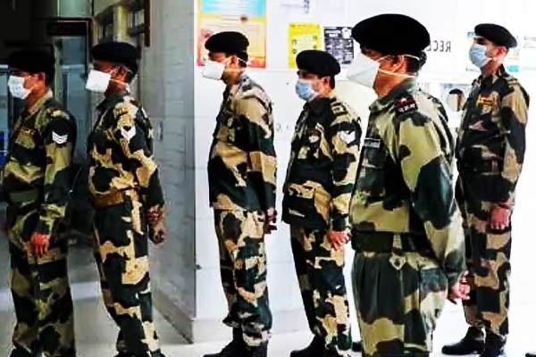 BSF officer infected with corona and quarantine given to 50 jawans BSF officer infected with corona and quarantine given to 50 jawans