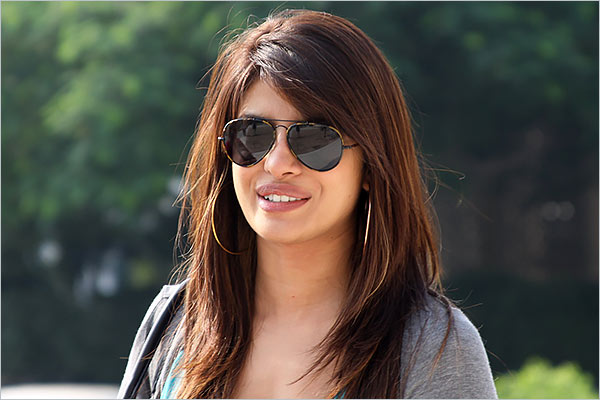 Priyanka Chopra to donate $100,000 in total to women heroes amid coronavirus crisis Priyanka Chopra to donate $100,000 in total to women heroes amid coronavirus crisis