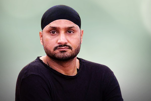 Harbhajan Singh reacts after getting pulled up for helping Afridi Harbhajan Singh reacts after getting pulled up for helping Afridi