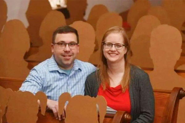 Couples make 100 cardboard cutouts for their wedding due to COVID-19 lockdown Couples make 100 cardboard cutouts for their wedding due to COVID-19 lockdown