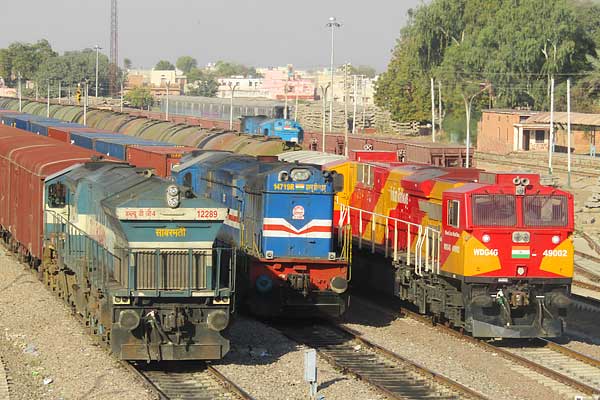 IRCTC bookings in 3 private trains till April 30 and passengers will get refund IRCTC bookings in 3 private trains till April 30 and passengers will get refund