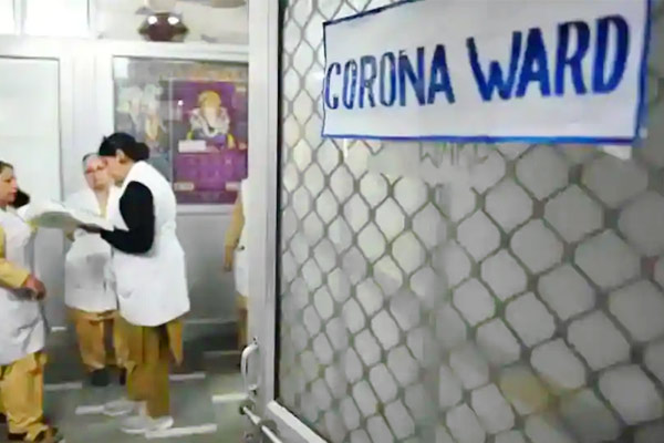 2 Safdarjung Hospital women doctors assaulted for spreading coronavirus and case filed 2 Safdarjung Hospital women doctors assaulted for spreading coronavirus and case filed