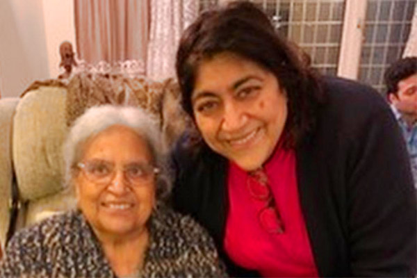 Filmmaker Gurinder Chadha&rsquos aunt dies of coronavirus in UK Filmmaker Gurinder Chadha&rsquos aunt dies of coronavirus in UK