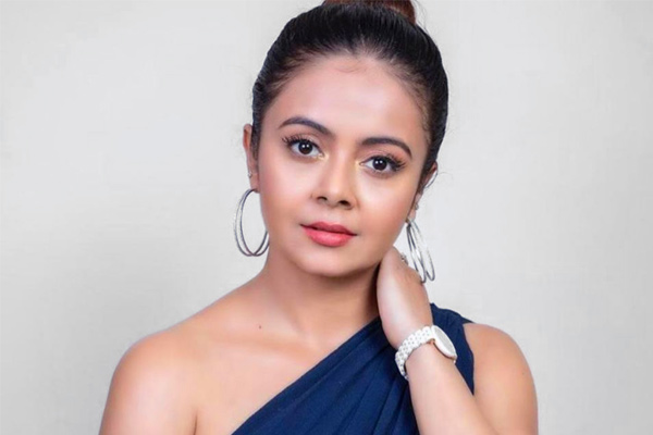 Devoleena Bhattacharjee cook tests positive for COVID-19 actress quarantined for 14 days Devoleena Bhattacharjee cook tests positive for COVID-19 actress quarantined for 14 days