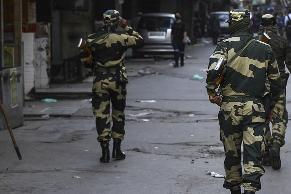 Two BSF jawans martyred in terrorist attack in Jammu and Kashmir Srinagar weapons looted Two BSF jawans martyred in terrorist attack in Jammu and Kashmir Srinagar weapons looted