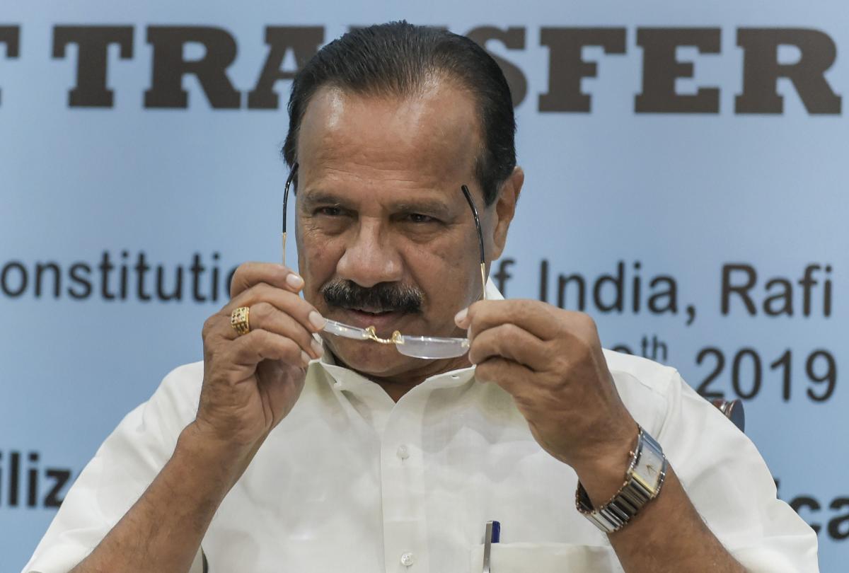 Union Minister Sadananda Gowda skips quarantine after landing in Bengaluru Union Minister Sadananda Gowda skips quarantine after landing in Bengaluru